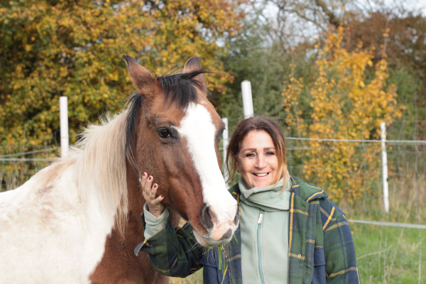 Atemfunktion beim Pferd bei Husten unterstützen